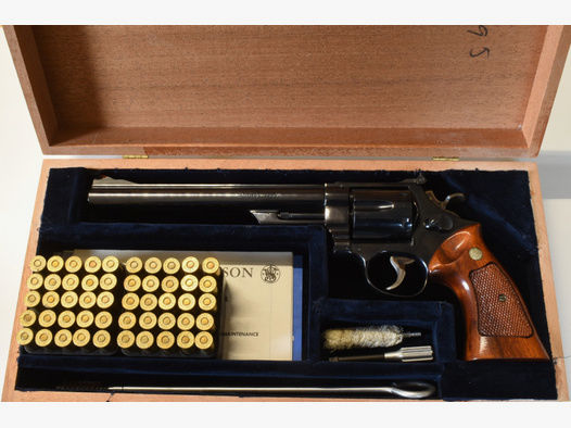 Smith Wesson Model No. 29-2 .44 Magnum 8 3/8 "Dirty Harry" Holzkasten