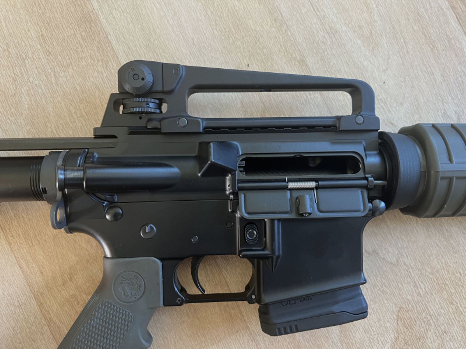 OBERLAND ARMS Repetierbüchse OA-GZR "AR15" .223REM WBK GELB! TOP!!!