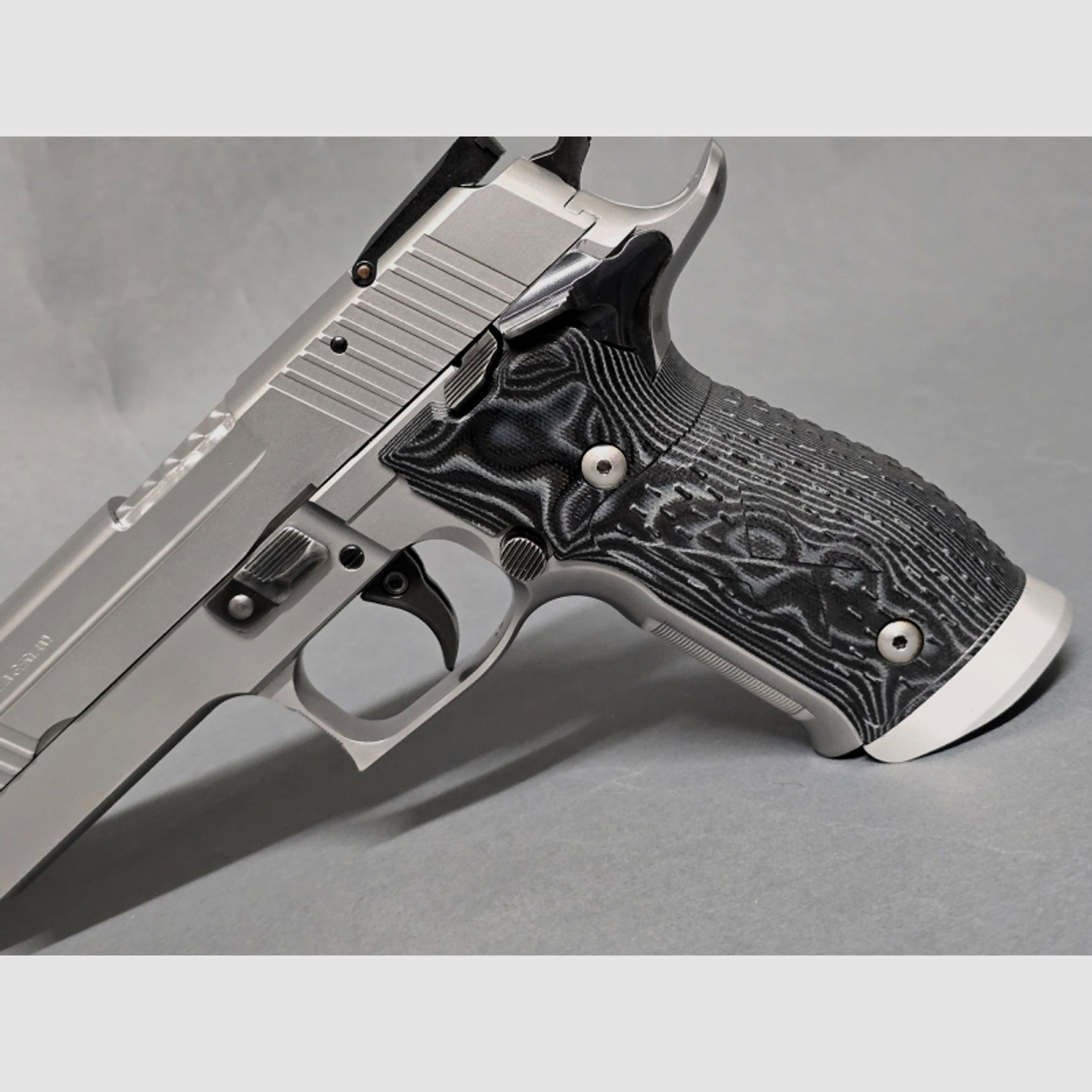 SIG SAUER P226 X-SIX 9mm Luger