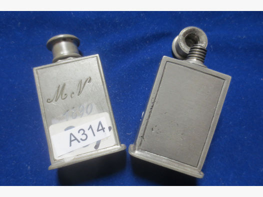 Zinn Schnupftabak Dose graviert "MN 1890" ca. 4,25x2,5cm, Öffnung ca. 5mm.
