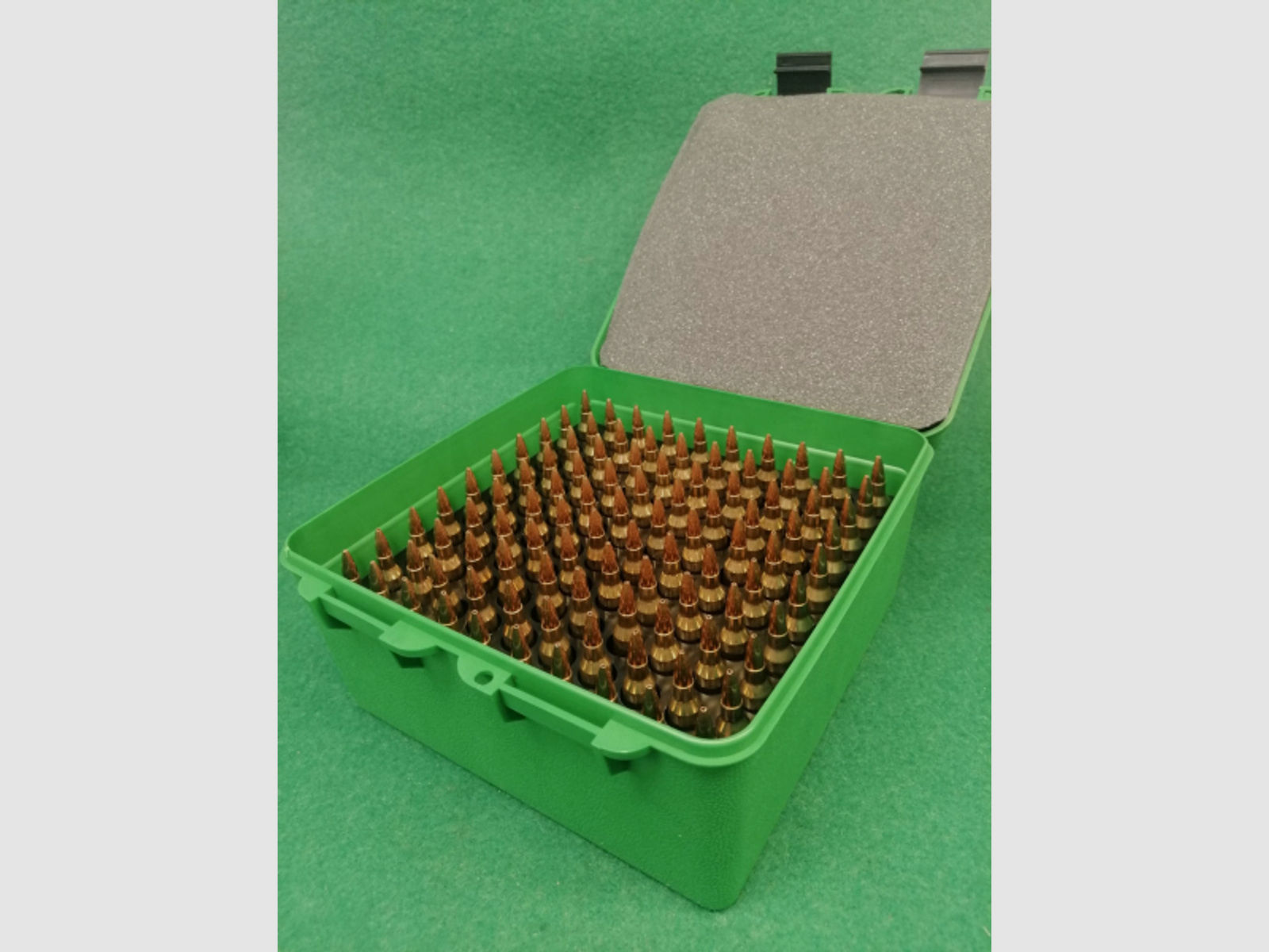 MTM R-100 Patronenbox mit Schaumstoffeinlage Deckel