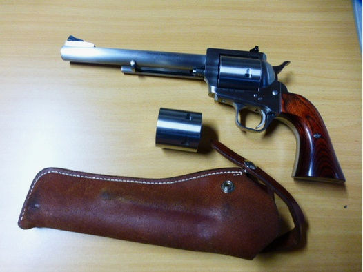 Revolver Casull .454 mit Wechseltrommel .45 LC
