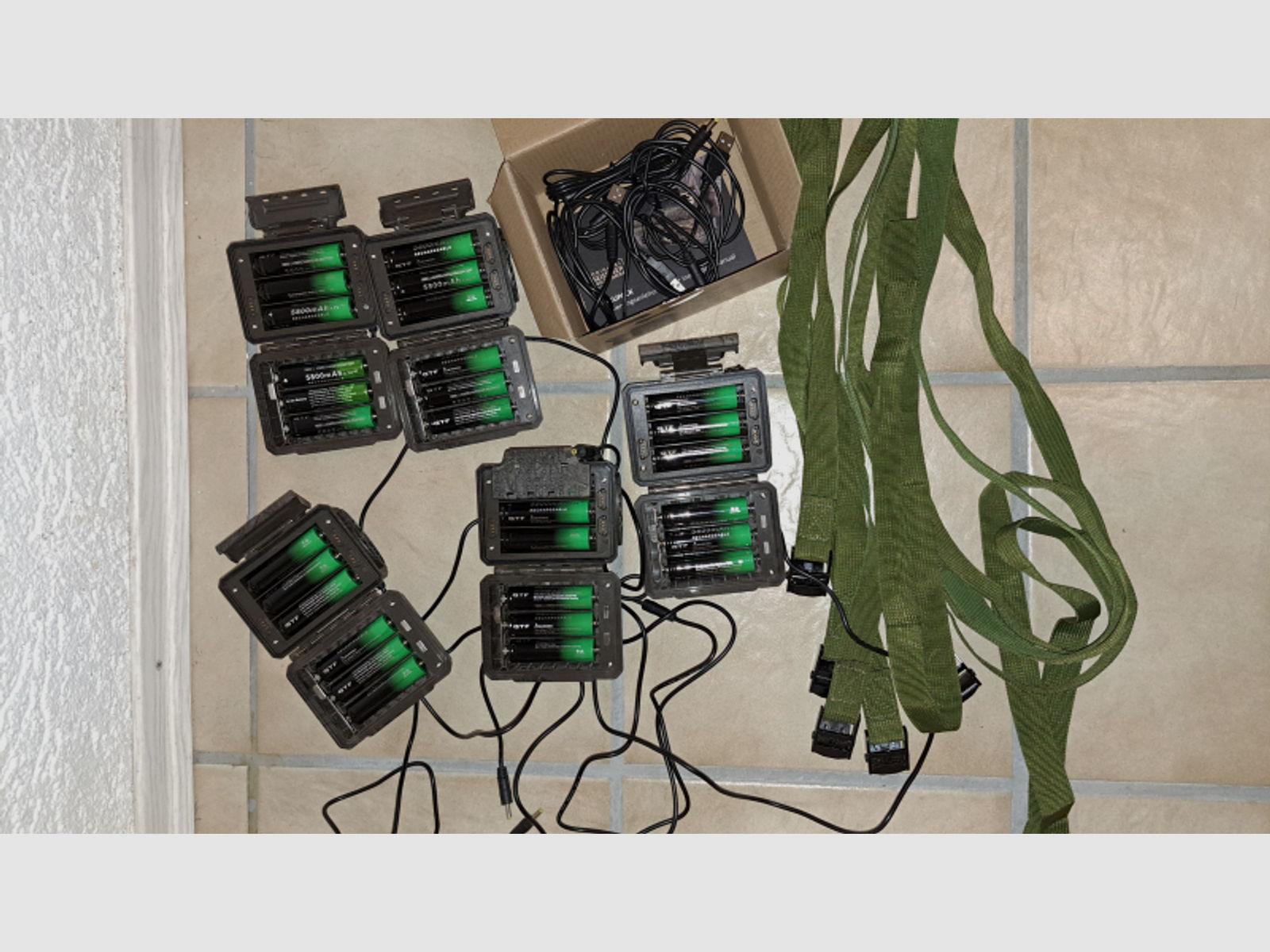 Externer Akkupack für Seissiger Wildkameras inkl. Akkus 18650,Baumgurt und USB-Kabel