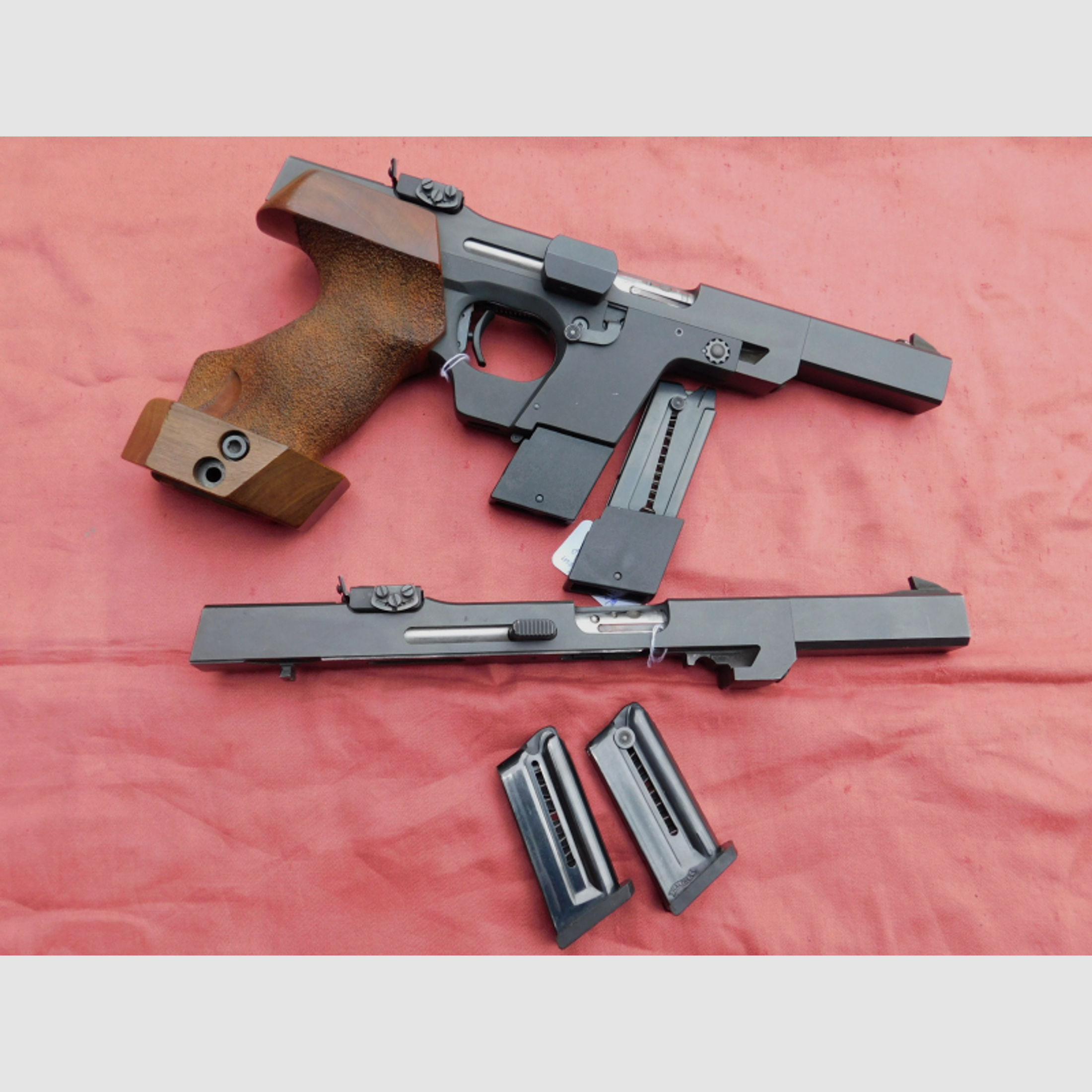 Walther GSP Sportpistole Kal. 32 S&W long WC mit Wechselsystem Kal. 22 LR mit je 2 Magazinen