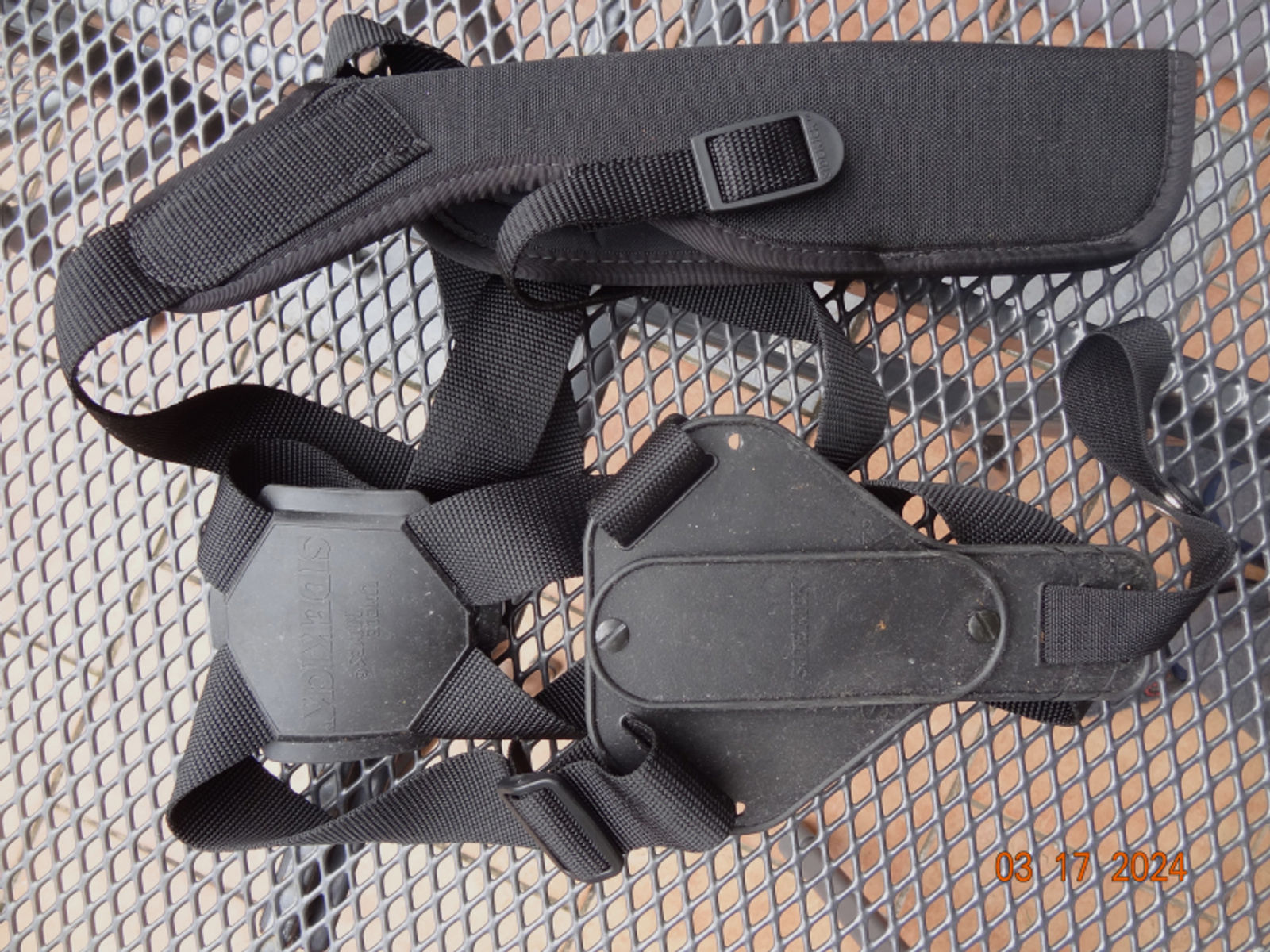 Schulterholster UNCLE MICES für Revolver bis 6 Zoll Lauflänge z.Bsp Smith and Wesson, Ruger, Taurus