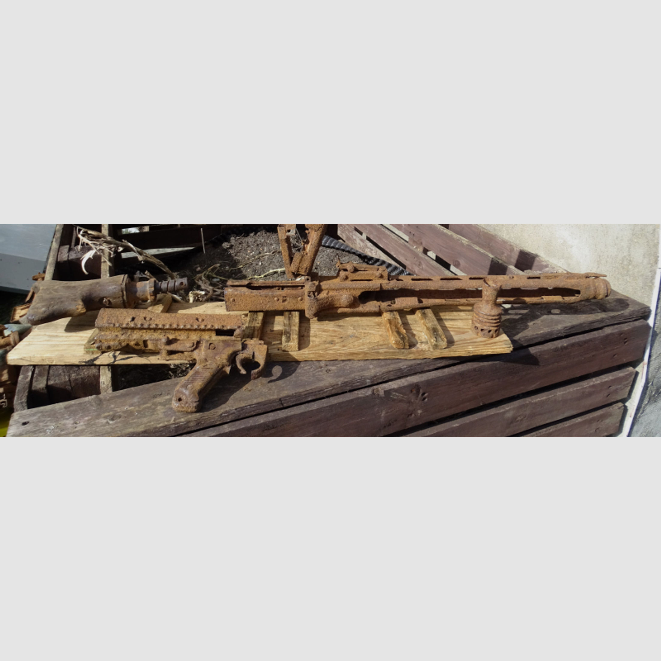 MG42 der WEHRMACHT - 2.WK * komplettes SYSTEM ohne Lauf- ohne Verschluß* Bodenfund - zerschnitten