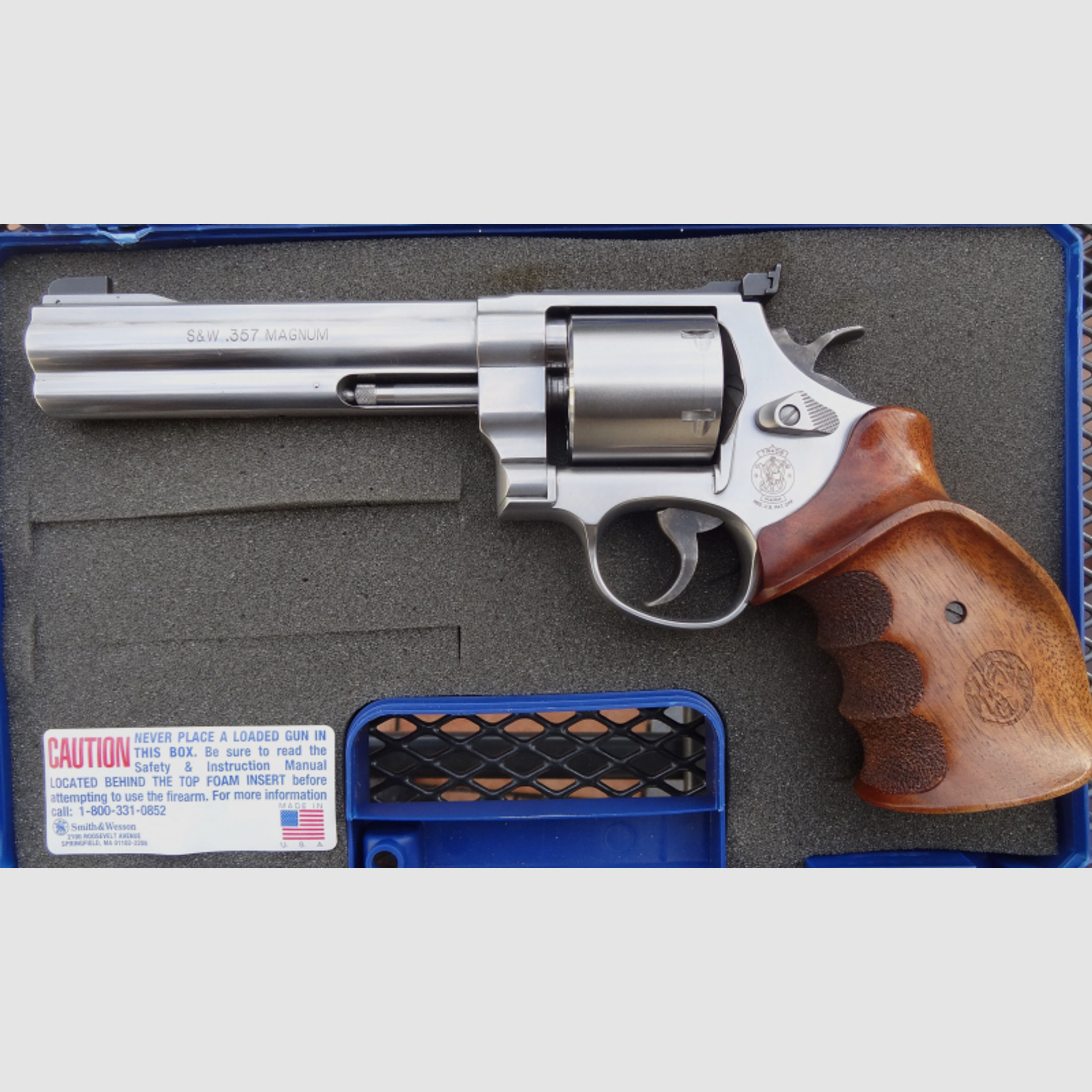 REVOLVER Smith and Wesson 627 TARGET CHAMPION Cal. 357 Magnum TOP GEPFLEGT