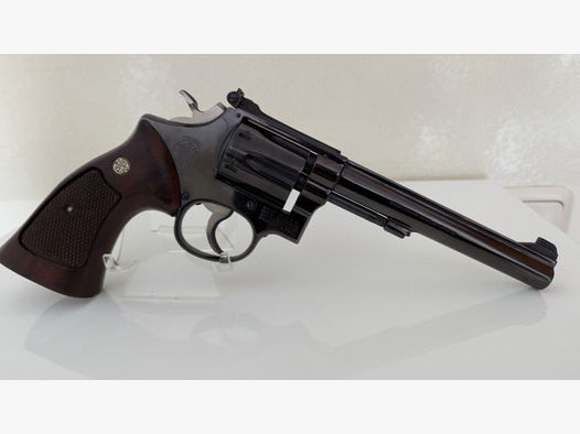 Smith & Wesson Modell 17 22lr aus die 60"