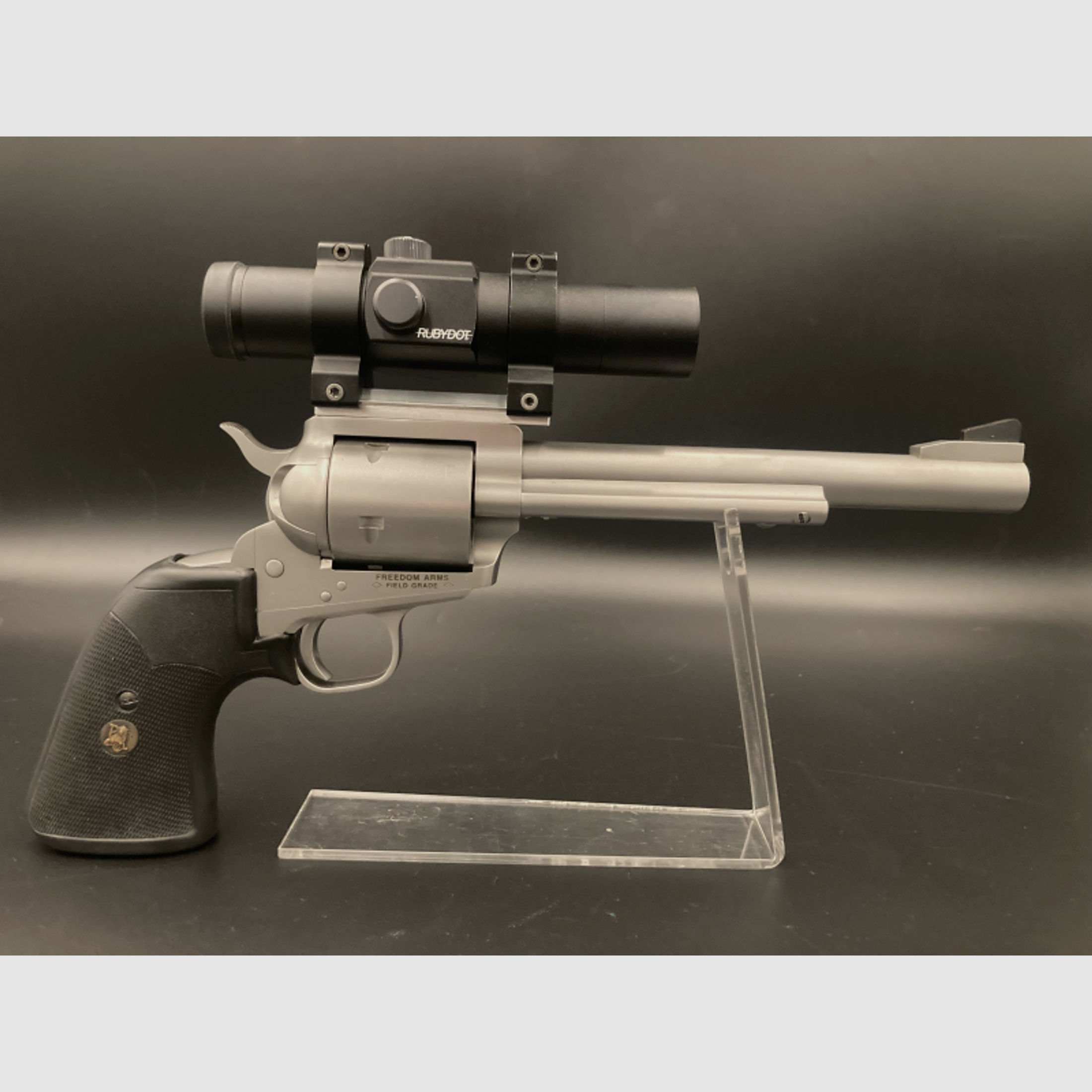 Der Dampfhammer Freedom Arms M83 Kaliber .454 Casull mit Red Dot Field Grade