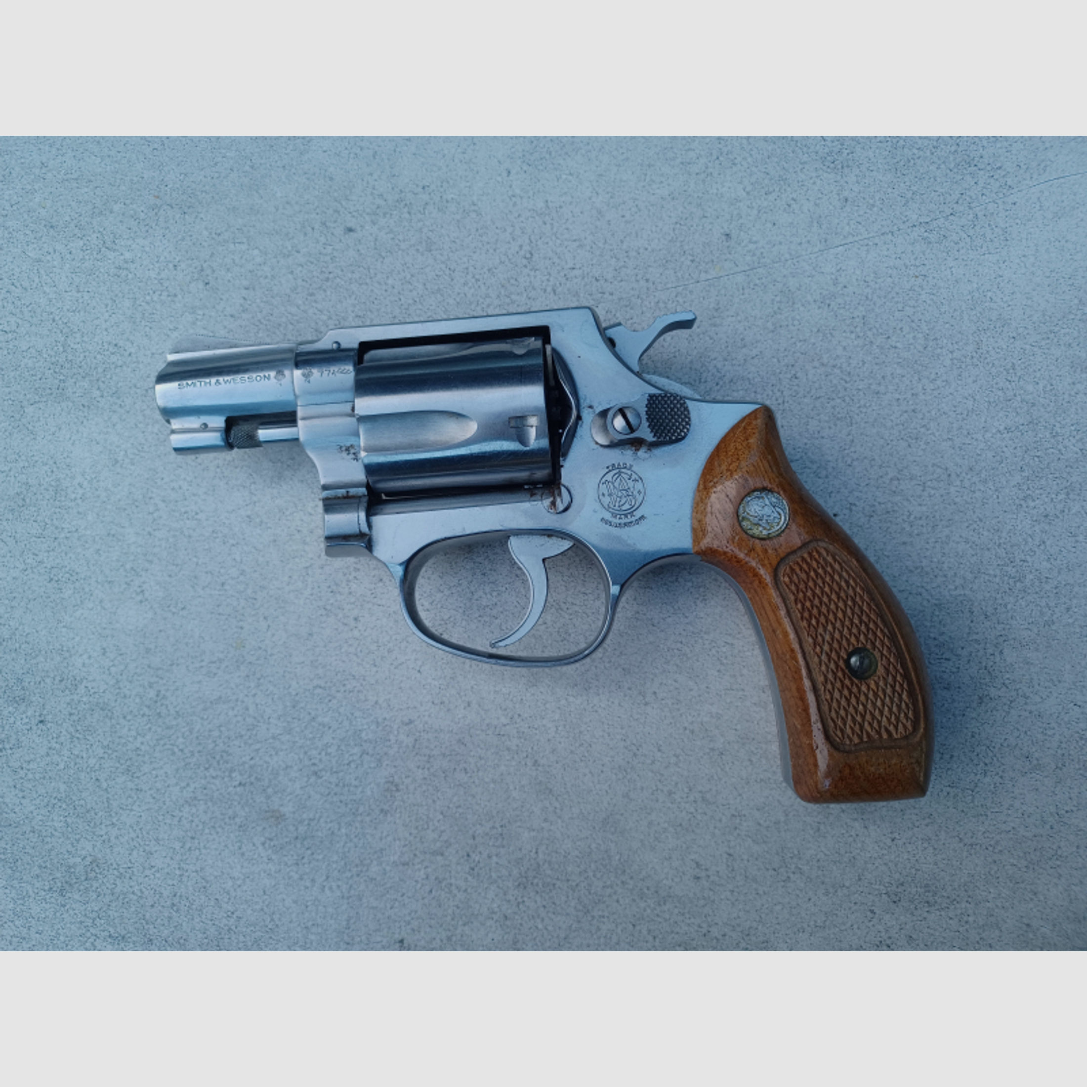 Smith &Wesson Revolver Stainless