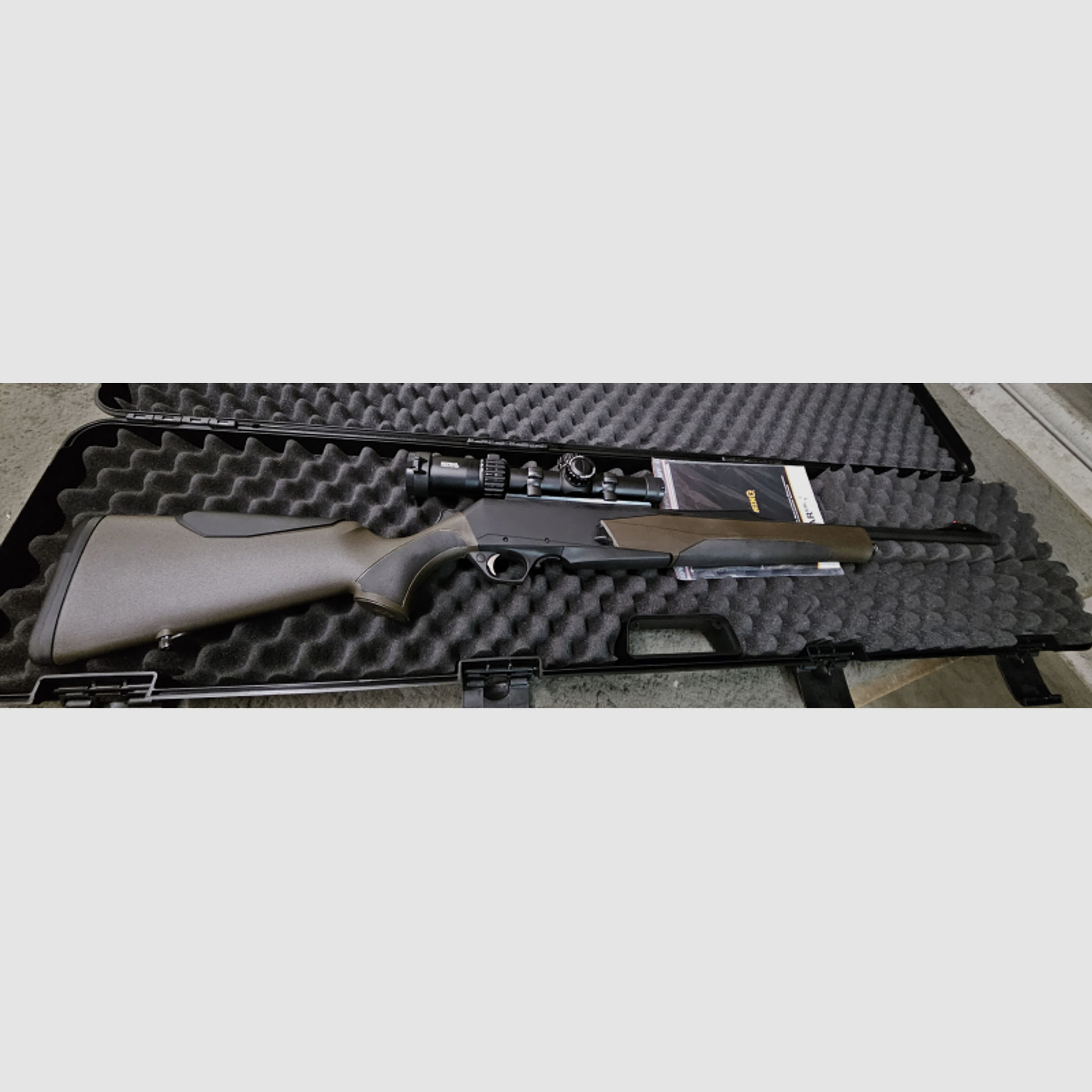 Browning Bar MK3 hc composite .30-06 mit 1-10x24 Glas linksversion