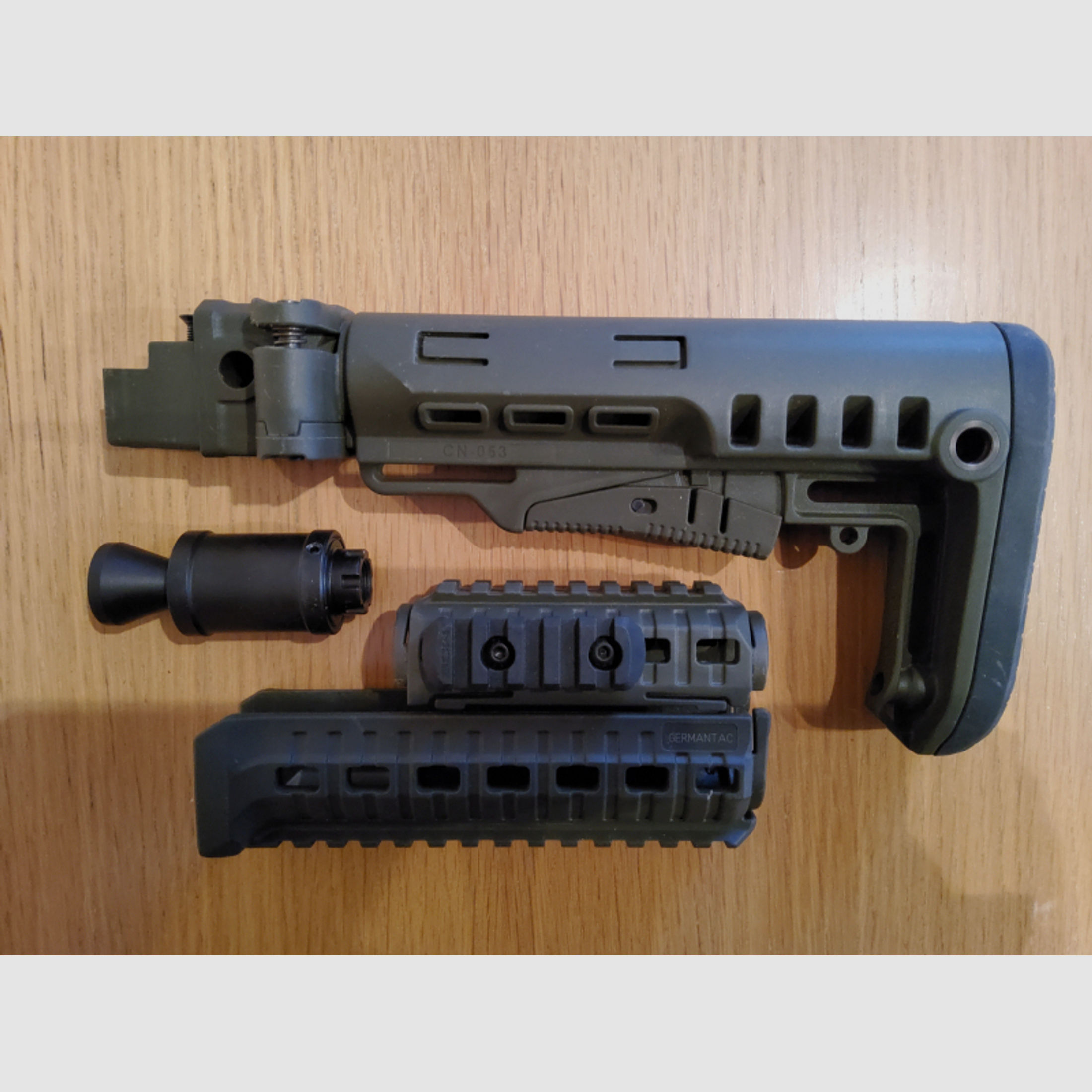 AK 47 Schaft, Handschutz und Feuerdämpfer