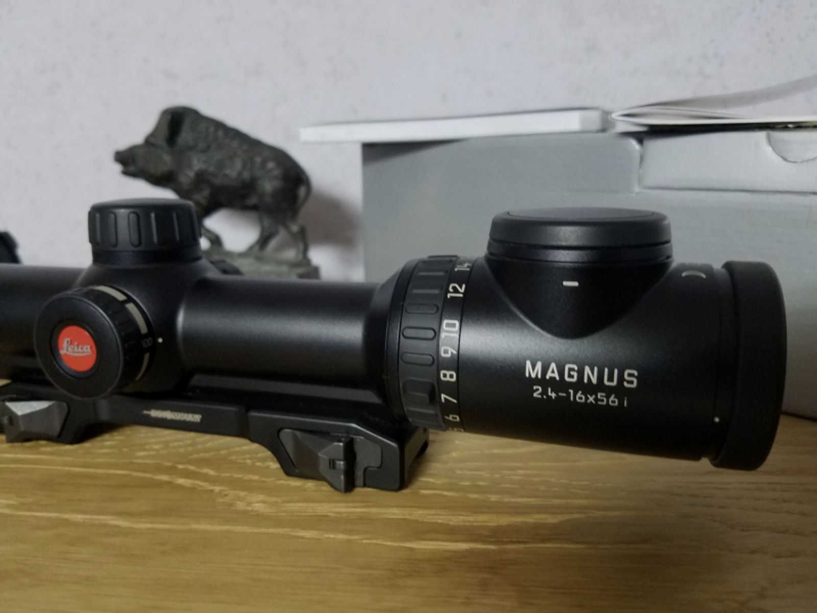 Leica Magnus 2,4-16x56i inklusive Innomount-Montage