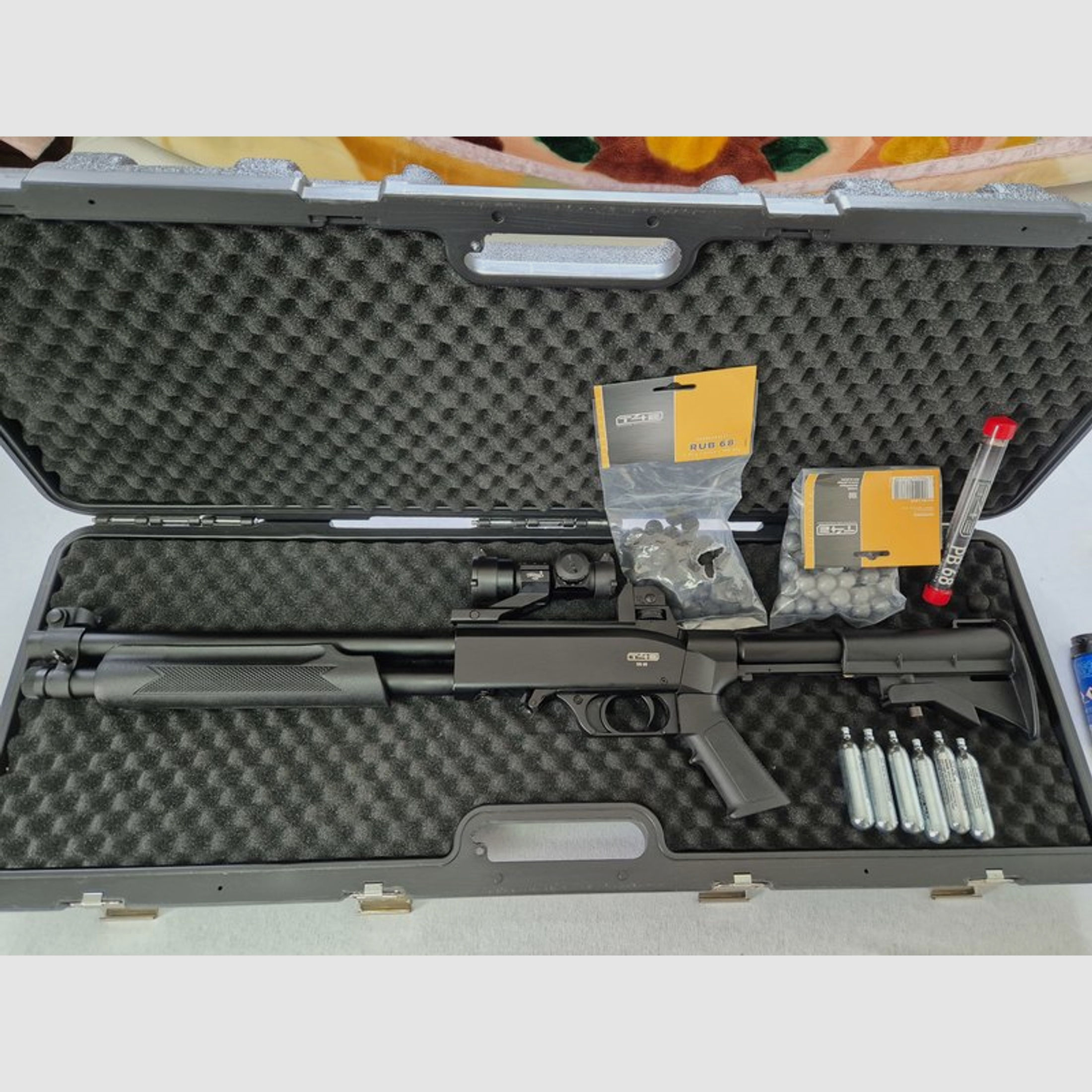 Pumpgun T4E SG 68 mit Walther Aimpoint und Koffer