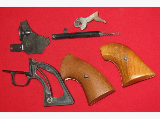 Teile für einen Schreckschuss - Revolver, Modell Unbekannt, Bitte ansehen