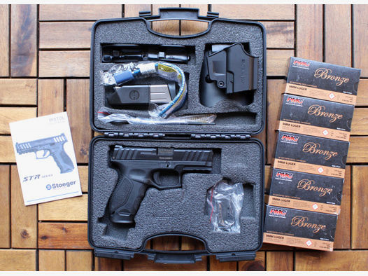 Halbautomatische Pistole, von Stoeger mit Holster, Ersatzmagazin, Koffer und 250 Schuss 9 mm Luger