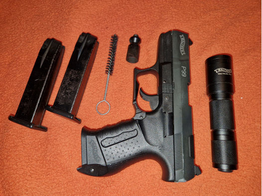 Schreckschuss Pistole Walther P99 Kal. 9mm PAK / von 2001 / PTB 762 + Abschussbecher + 2x Magzine