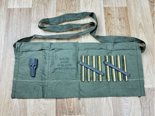 Originale Lieferhülle Bandoliere der US Army für 10er-Clips 5.56mm NATO + Ladehilfe + 10x Clips