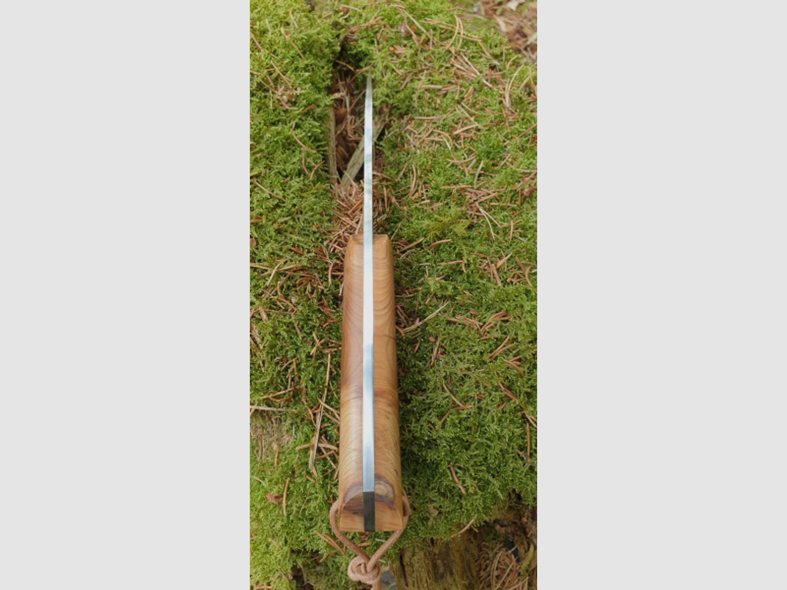 Handgefertigtes Jagdmesser aus eigener Herstellung