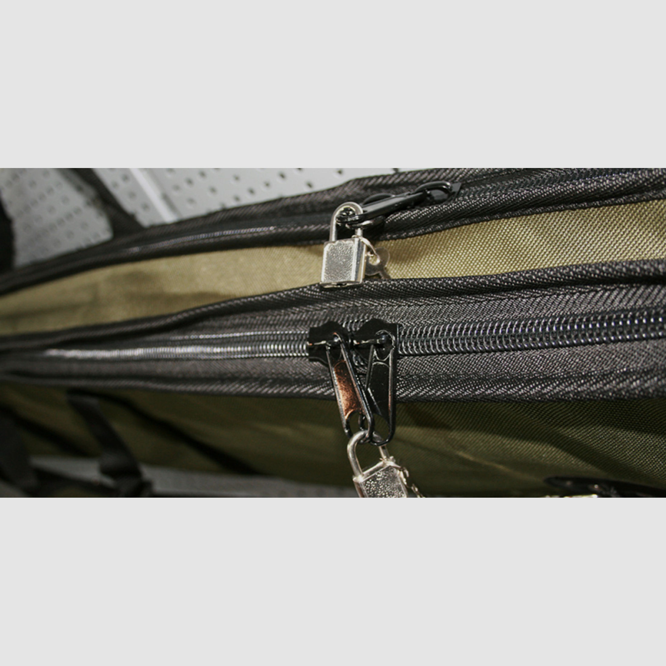 DOPPEL Futteral 2Waffen Grün 132x23cm Stabile Ausführung mit 2xReißverschluss+2Schloss +Seitentasche