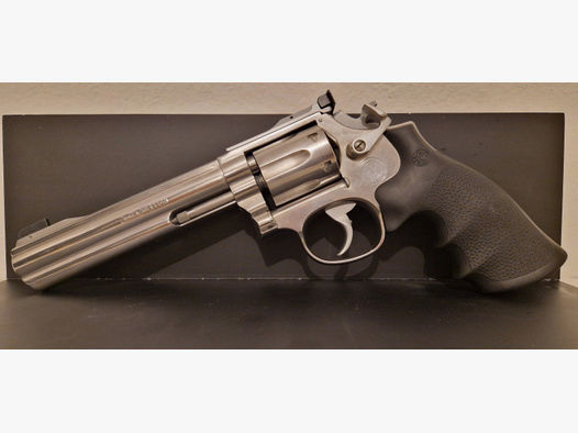 Hier ab 1 --- Smith and Wesson 617 Performance Center .22lfb / .22lr