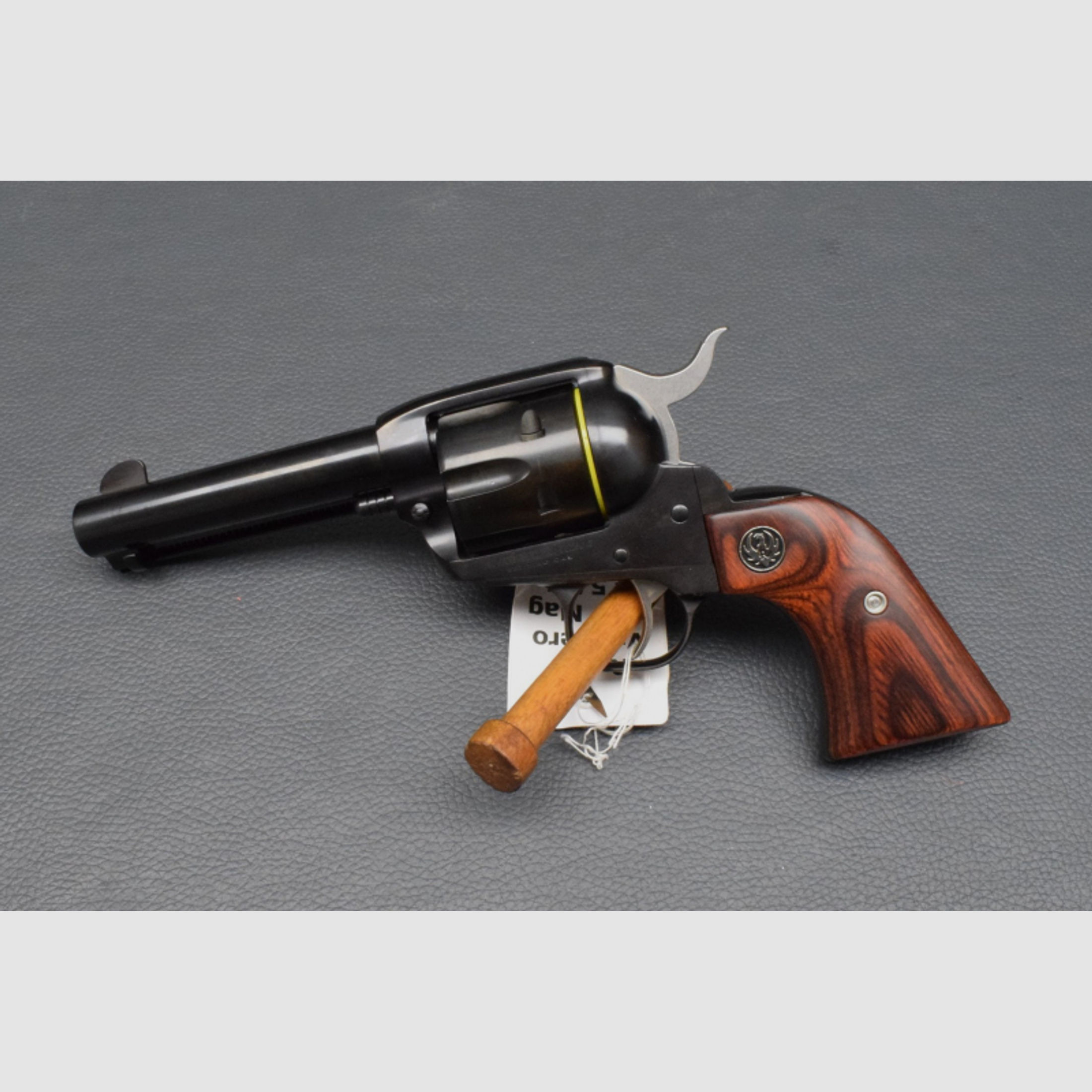 Ruger Modell New Vaquero NV-34, 357 Magnum,4 5/8" Lauf, brüniert, Holzgriff, Neuware