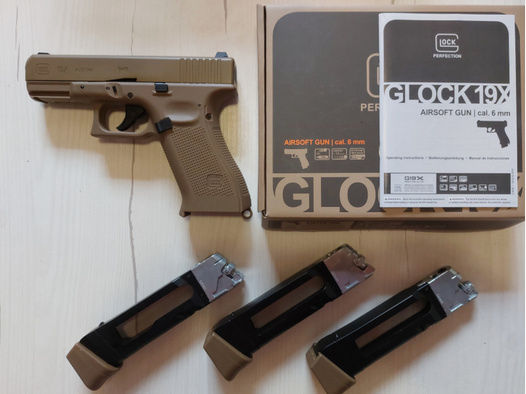 Umarex Glock 19X CO² Airsoft 6 mm mit drei Magazinen
