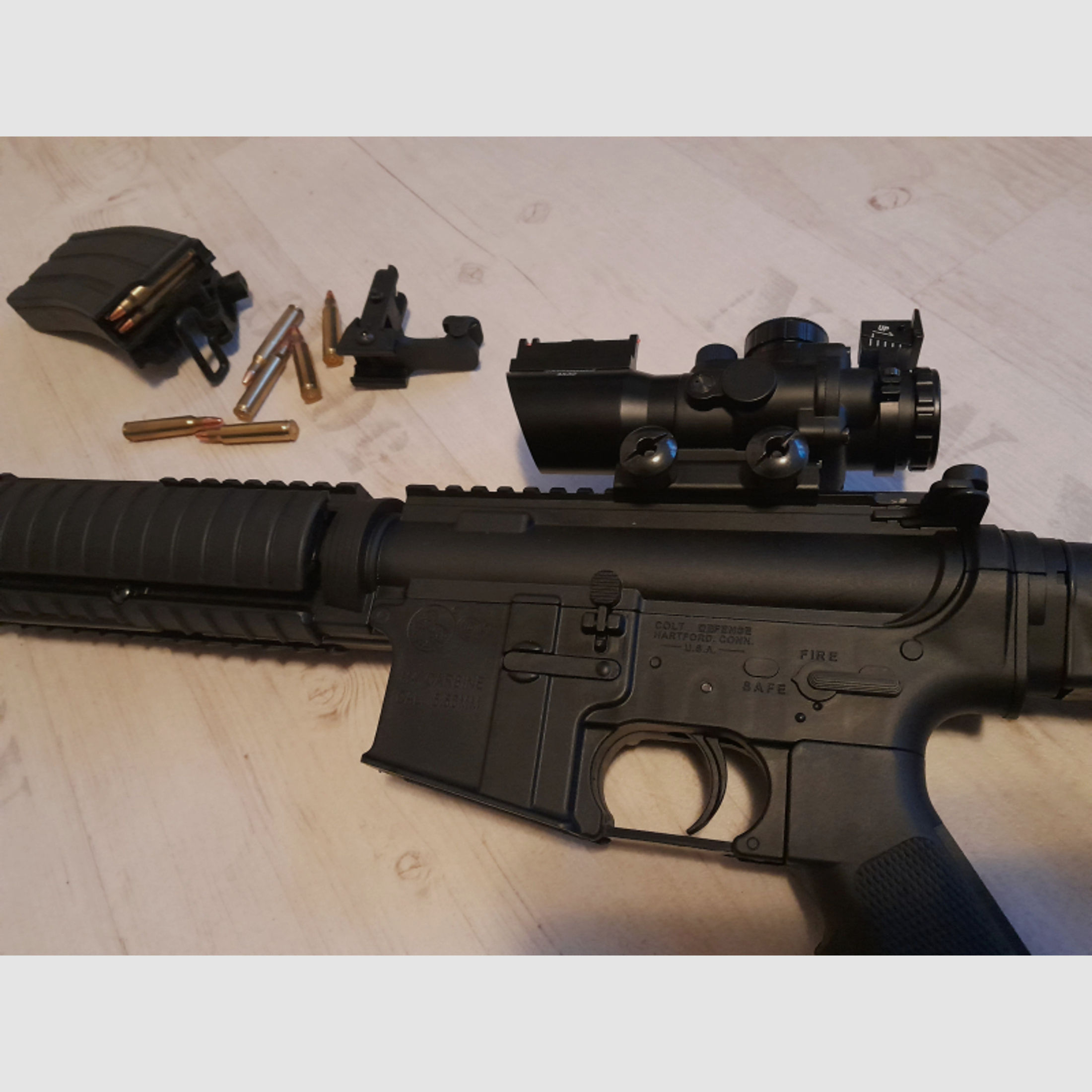 Colt M4 Luftgewehr mit Optik und Dekomunition