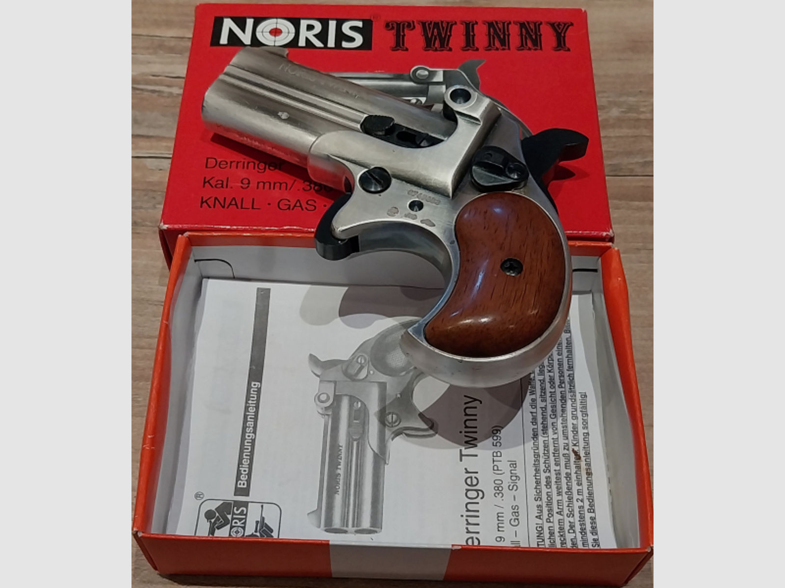 Derringer,, Noris Twinny,,9mm PAK mit der PTB 599 originaler Schachtel.