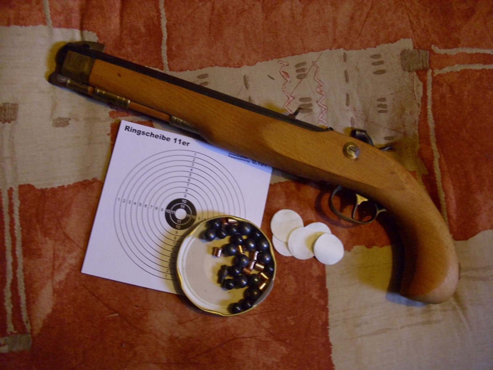 Perkussionspistole, von Dikar, indoor, Kal .45 zum zu hause schießen und eine VL Deko Pistolee