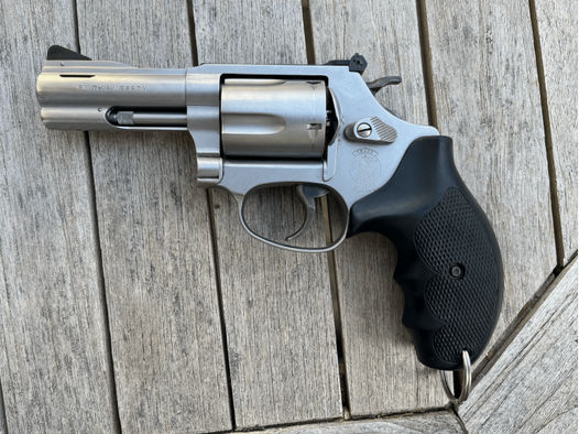Revolver S&W Smith and Wesson .357 Magnum