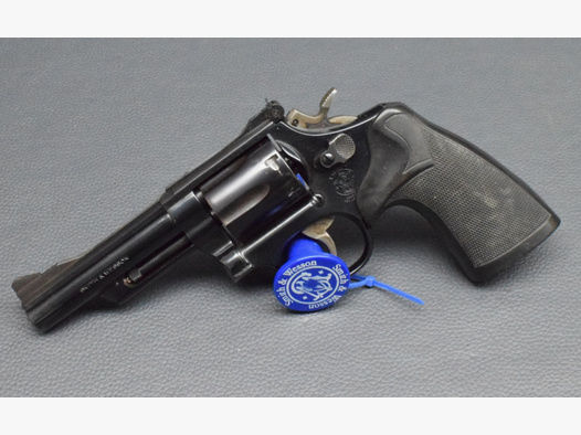 Smith & Wesson Modell 19, Kal. 357 Magnum, 4", gut