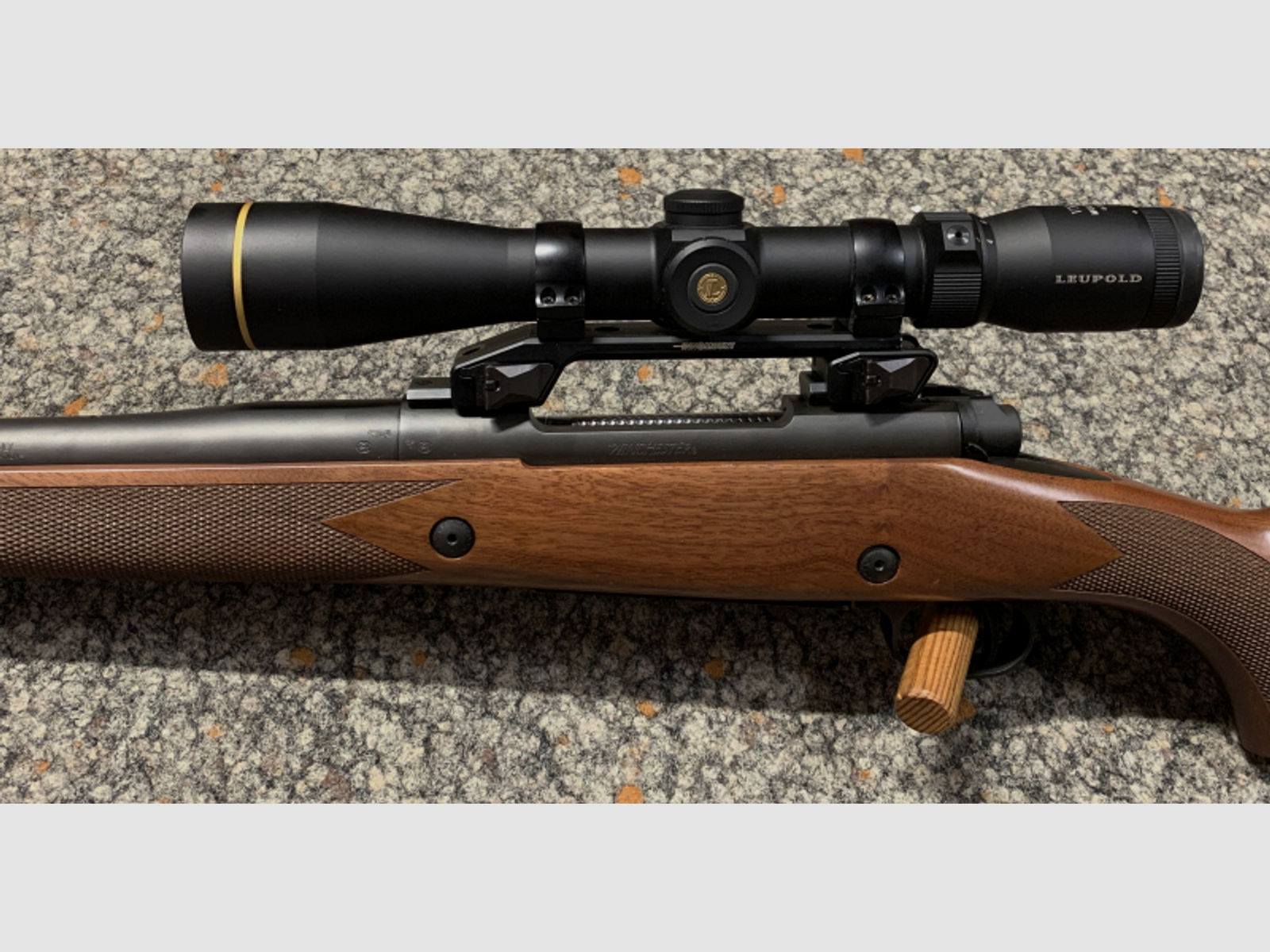 Winchester 70 Safari Express .375H&H Magnum mit Leupold VX-R 4-12x40 Multidot Leuchtabs. Innomount