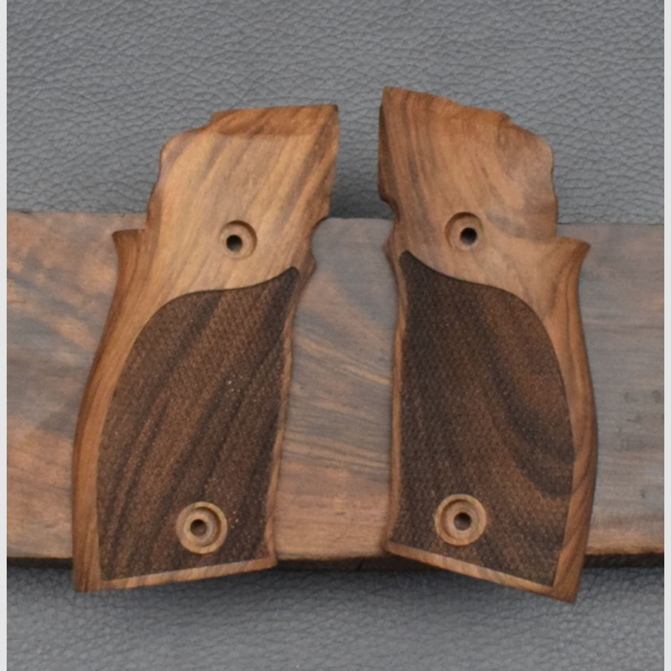Holzgriffschale für Sig Sauer P226 X-Five, Fischhaut Nußbaum, zum Sonderpreis