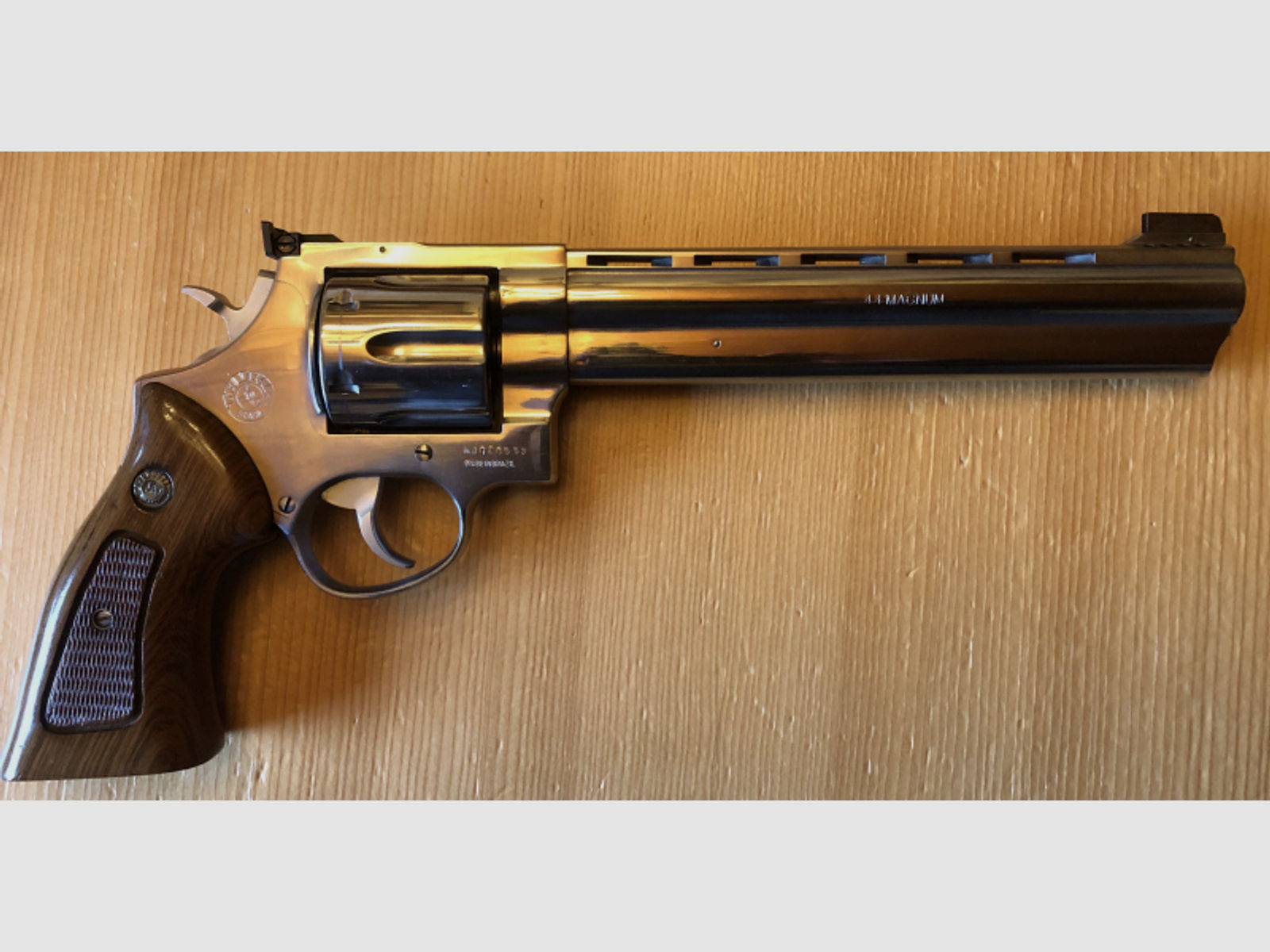 Top Zustand: Taurus .44Mag .44 Magnum Revolver 8 1/3""-Lauf stainless