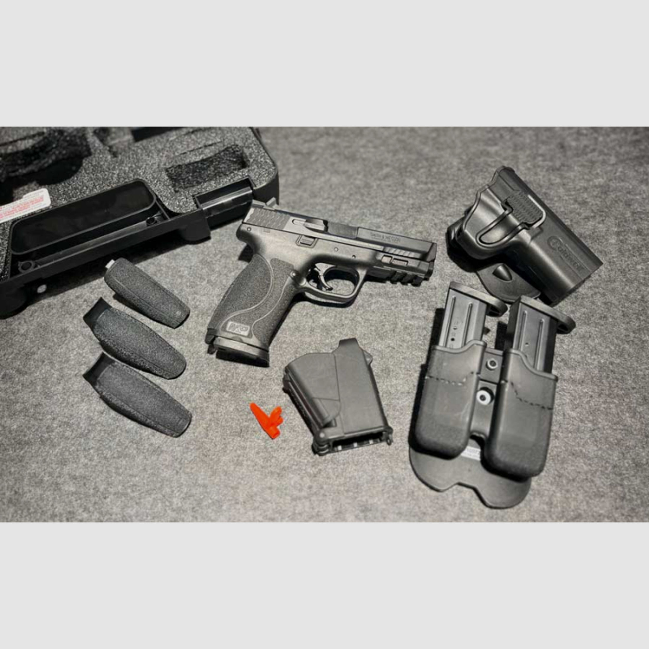 Smith & Wesson M&P9 Carry & Range Kit - NEU & OVP!