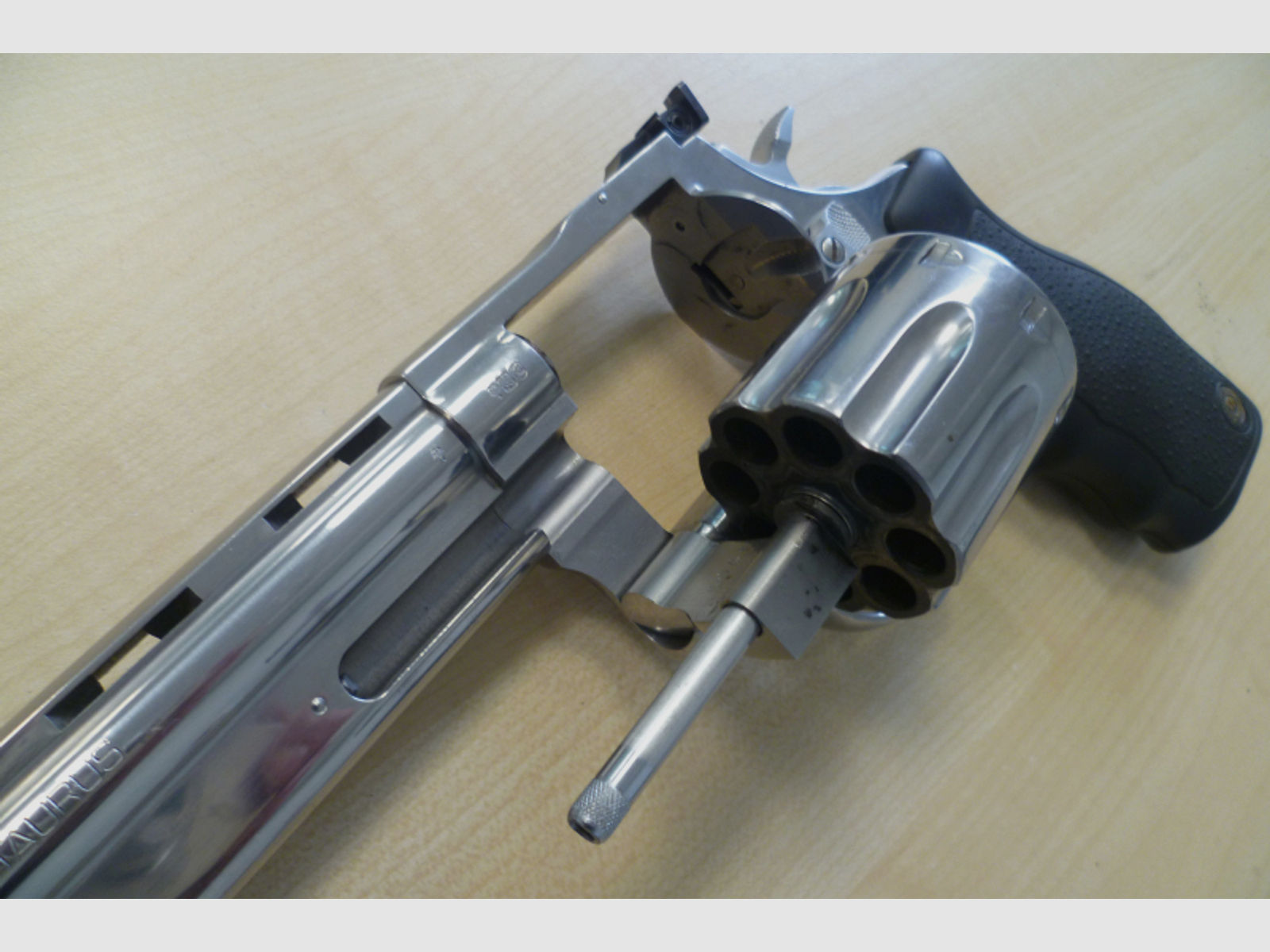 Revolver Taurus Model 608 .357 Magnum