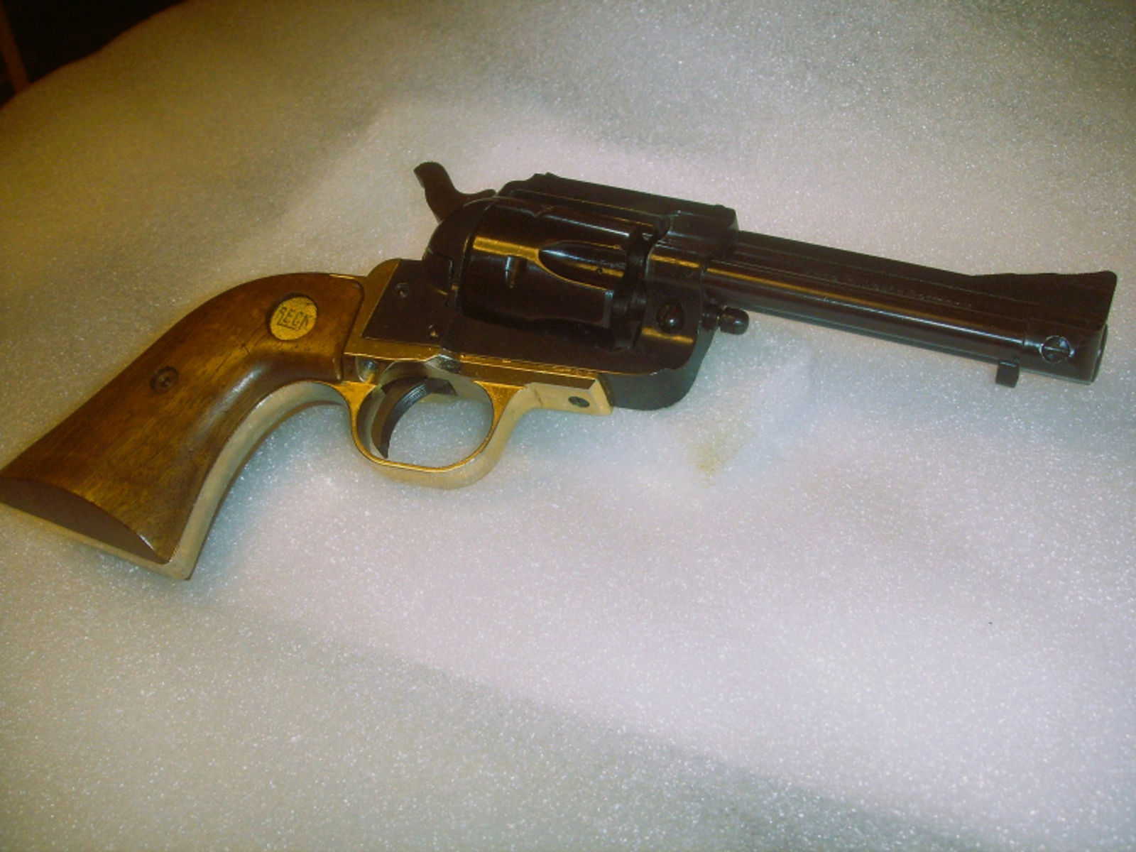 Revolver Reck SA GR 29 mit 4-Lauf u. orig. Holzgriffschalen m. Plaketten