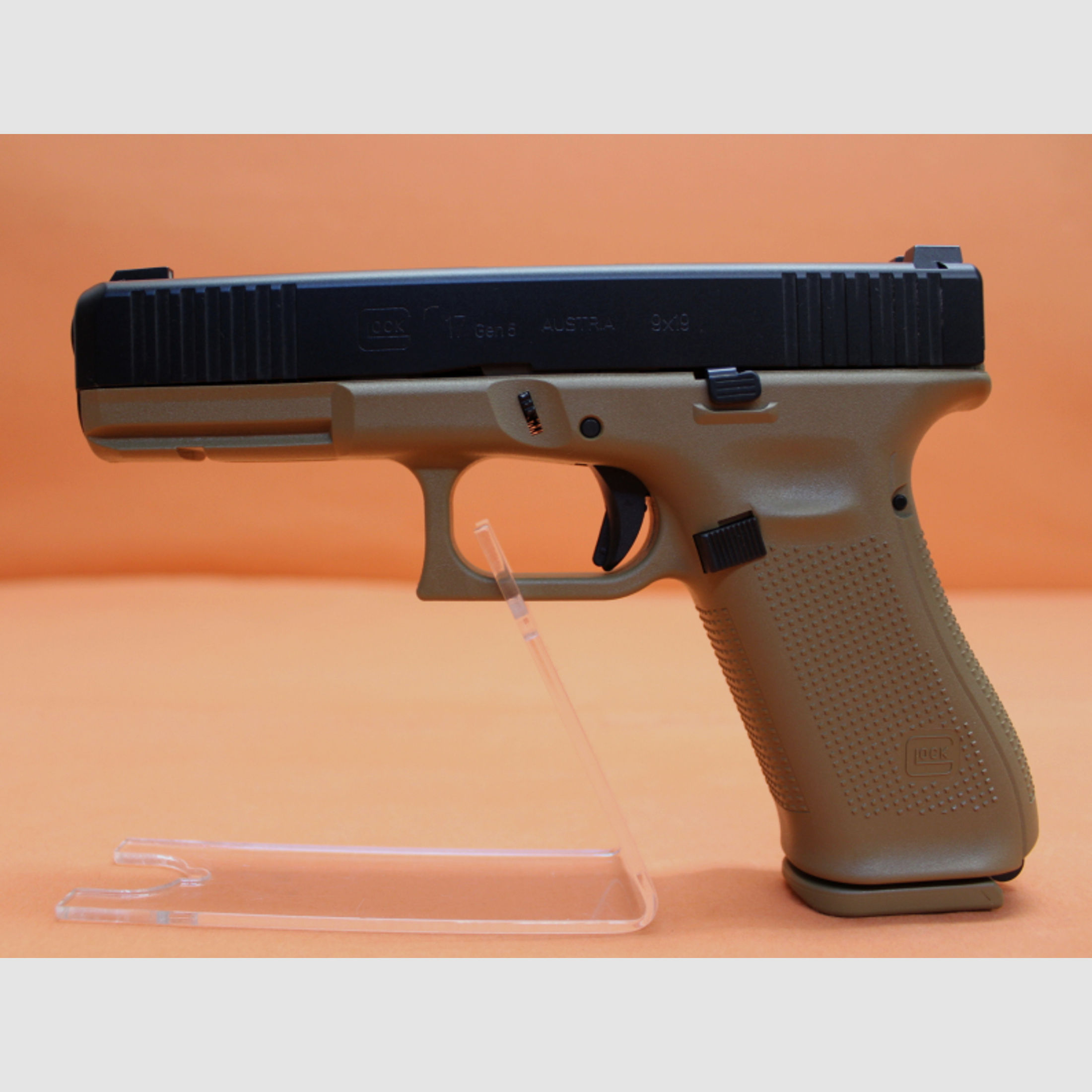 Ha.Pistole 9mmLuger Glock17 Gen5 FR COYOTE 114mm Lauf/ Front Serrations für Frankreich(9mmPara/9x19)