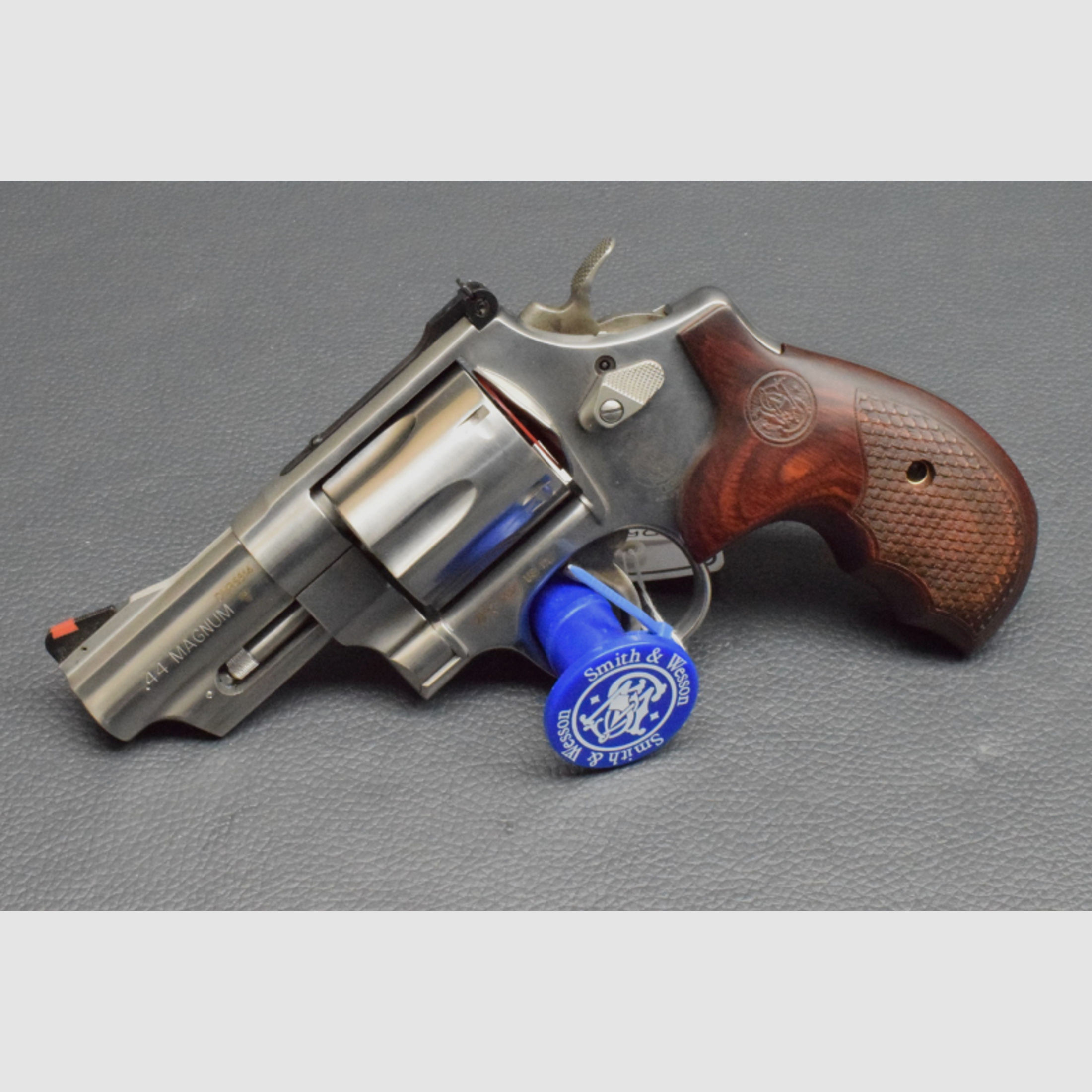 Smith & Wesson Mod. 629 DeLuxe, 3", Kaliber 44 Magnum, Neuware