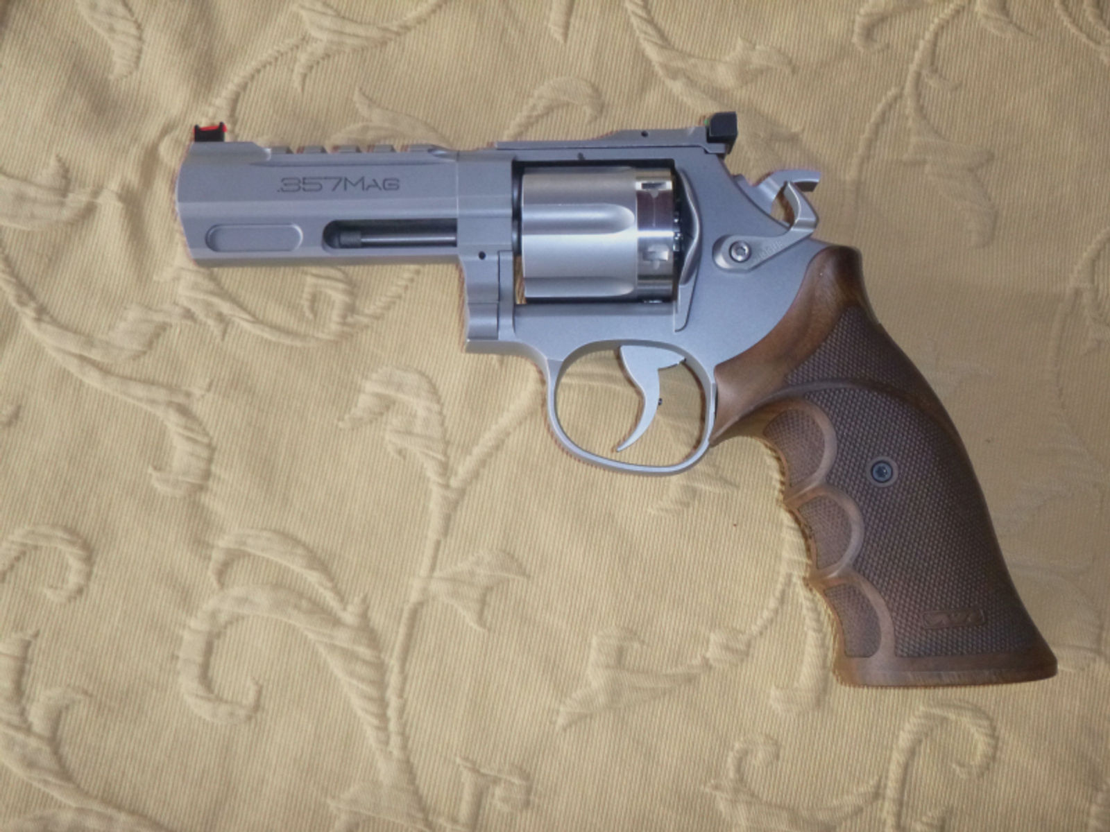 Spohr 284 Carry Stainless 4" Revolver .357Mag