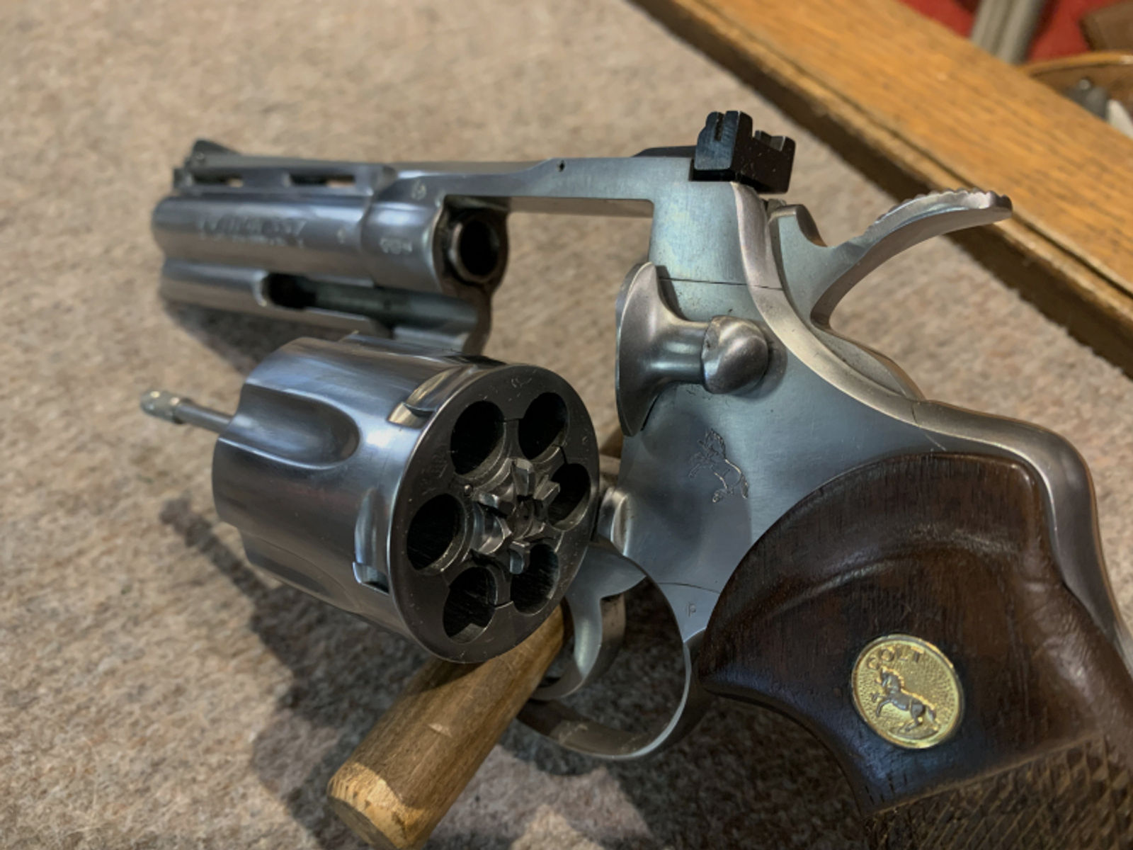 Revolver Colt Python kal 357 Mag Stainles 4" LL
