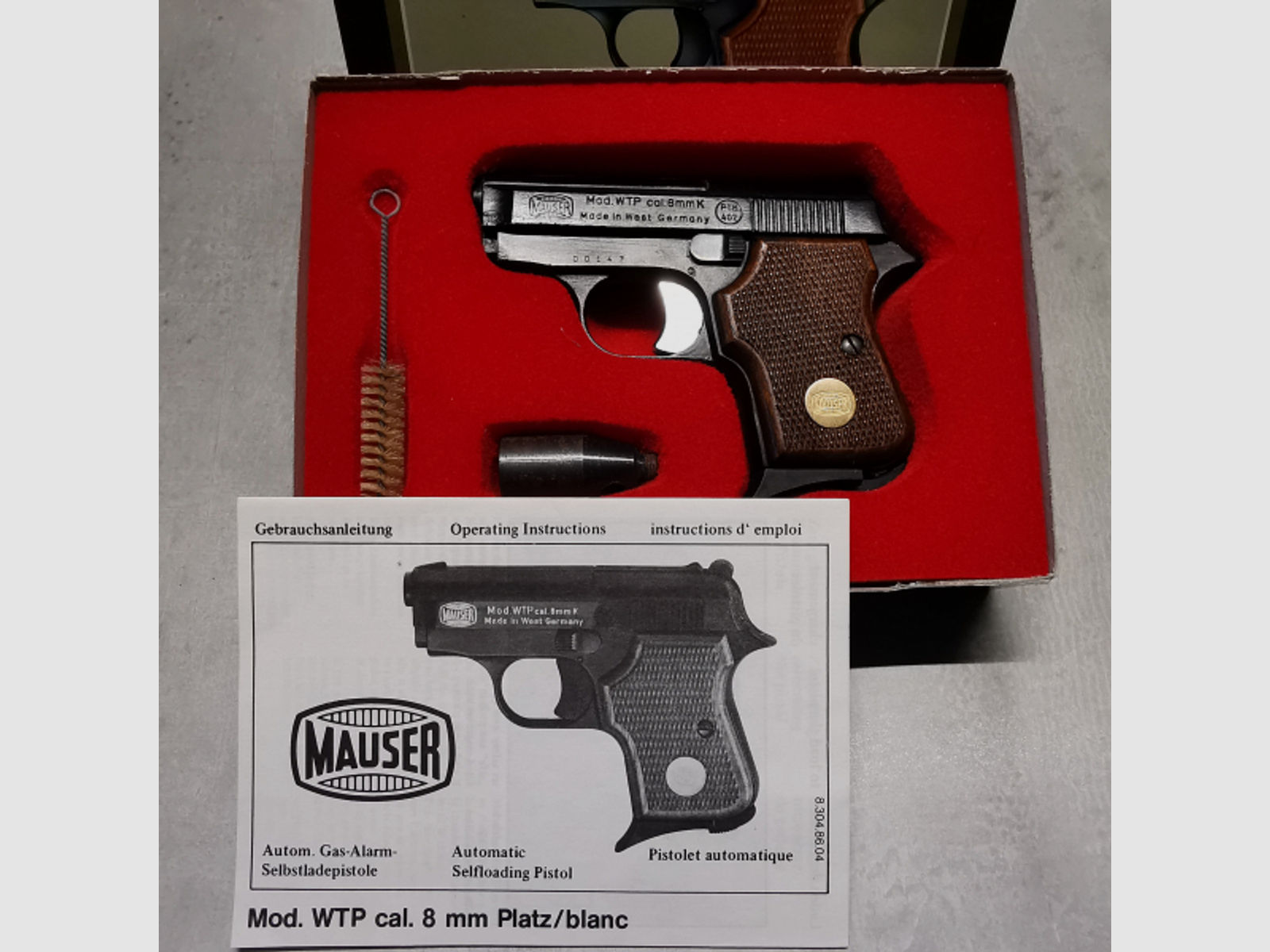 Mauser WTP Schreckschusspistole, 8mmK, Holzgriffschalen