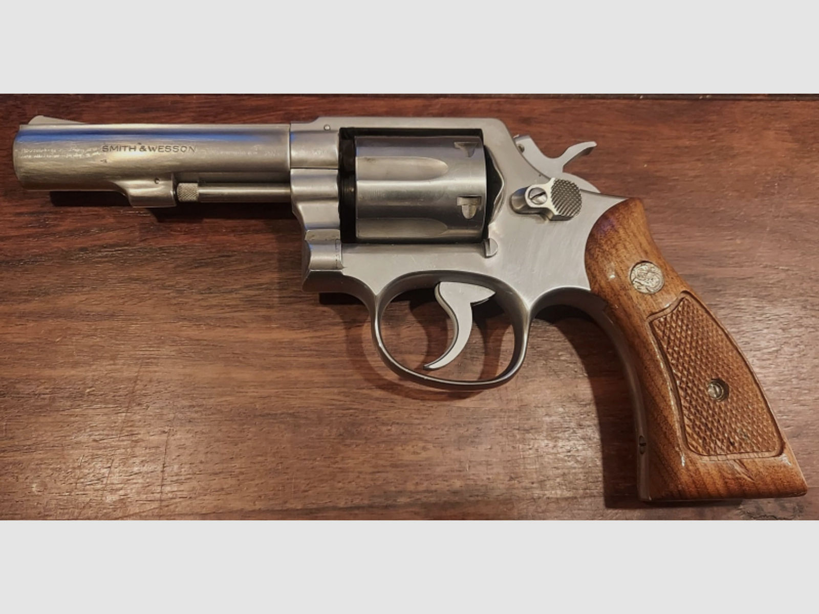 Revolver Smith & Wesson 64-3 4" .38 special SA/DA stainless Sportrevolver Fangschuss