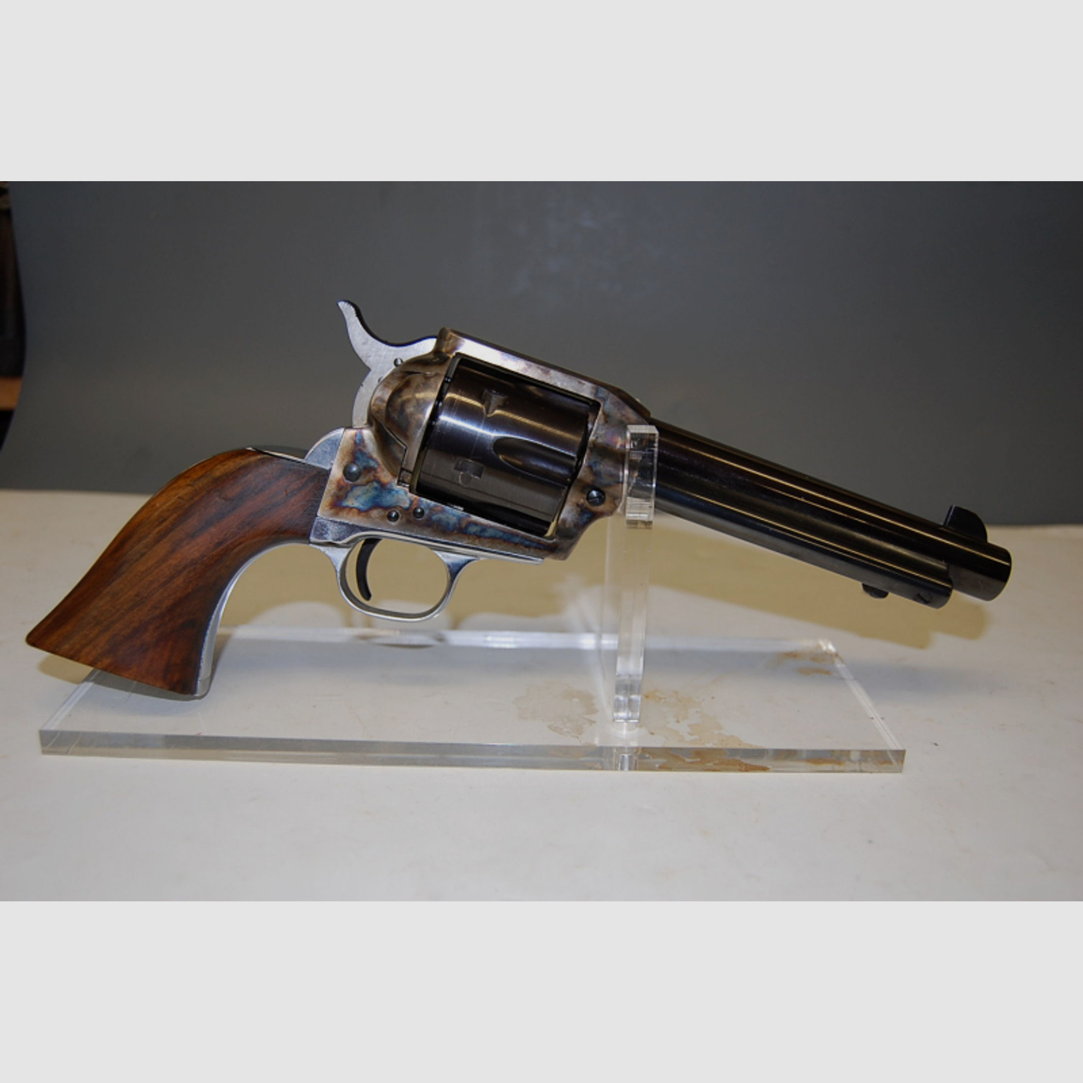 l Colt SAA Revolver M 1873 Kal .44-40WCF mit 5" Lauf im Bestzustand Hersteller Uberti vom Sammler