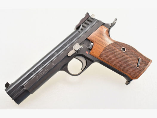 SIG P210-6 Pistole im Kaliber 9mm Luger mit Nill Griff , Nill Beavertail & Reservemagazin