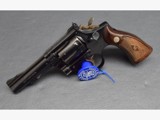 Smith & Wesson Revolver Modell 48-2, Kaliber 22 Magnum, 4", sehr gut