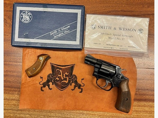 Smith&Wesson .38 Chiefs Special Airweight Model No.37