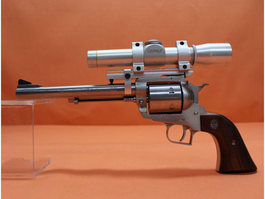 Revolver .44RemMagnum Ruger Super Blackhawk Stainless 7,5" Lauf mit Zielfernrohr Leupold M8-2X EER