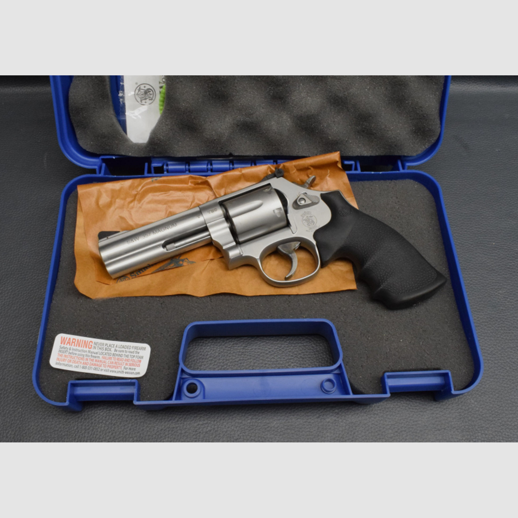 Smith & Wesson Modell 686 Security Special, 357 Magnum, 4" Lauf, Neuware zum Sonderpreis